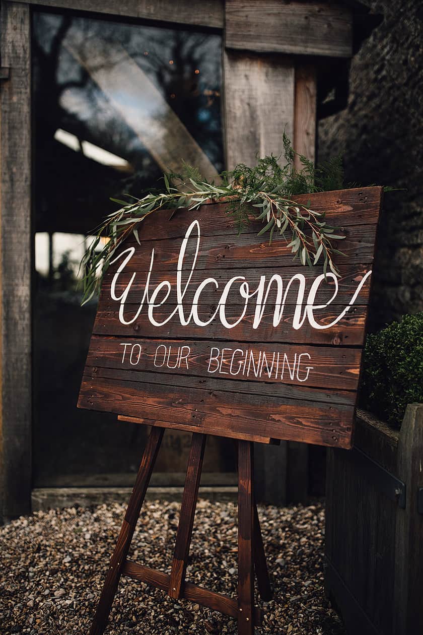 welcome wedding sign