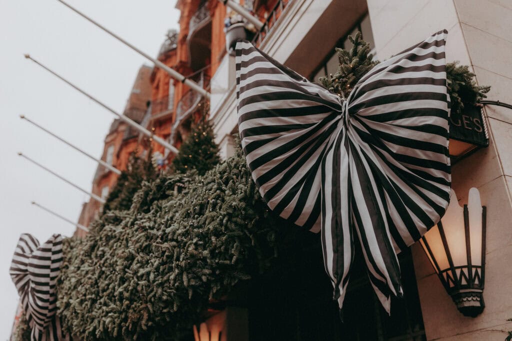 winter wedding in mayfair at Claridges